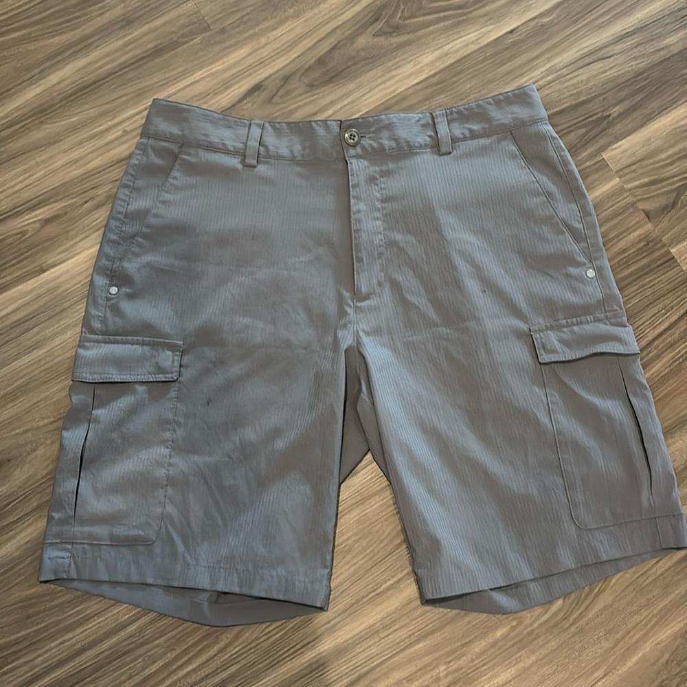 Under Armour gray shorts size 34 see pics for flaws